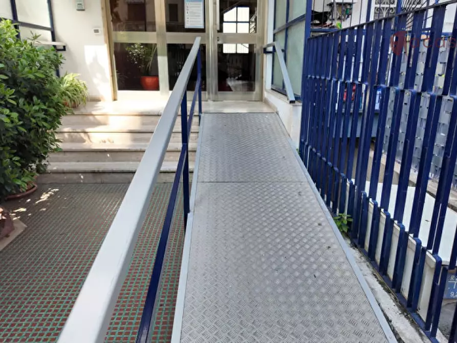 Immagine 3 di Camera in affitto  in Via Luigi Zancla a Palermo