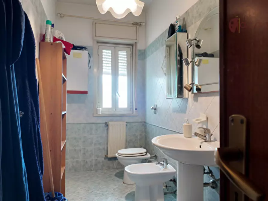 Immagine 13 di Camera in affitto  in Via Luigi Zancla a Palermo