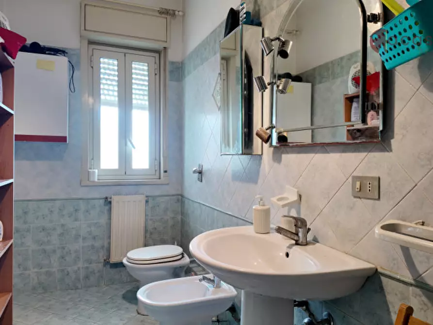 Immagine 14 di Camera in affitto  in Via Luigi Zancla a Palermo