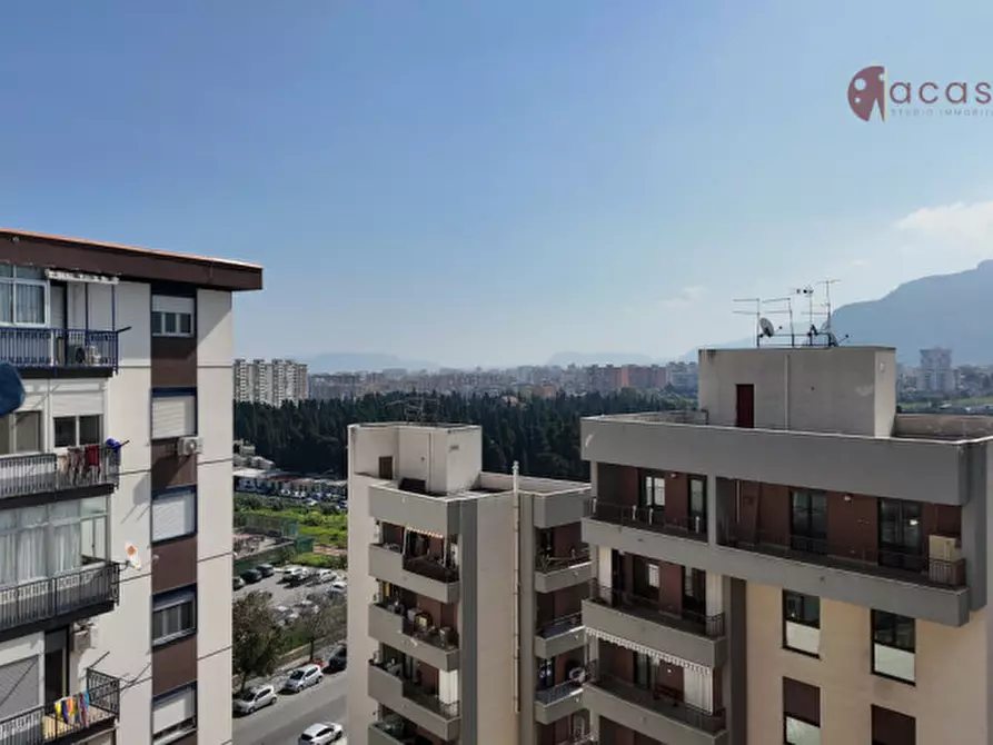 Immagine 19 di Camera in affitto  in Via Luigi Zancla a Palermo