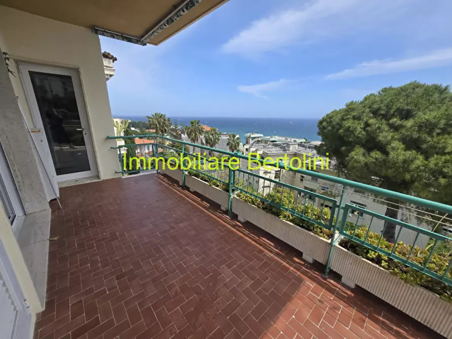 Immagine 2 di Appartamento in vendita  in Via Padre Semeria, 85 a San Remo