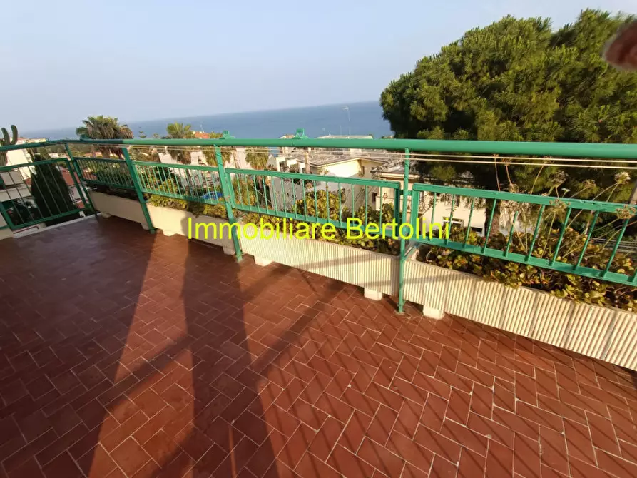 Immagine 2 di Appartamento in vendita  in Via Padre Semeria, 85 a San Remo