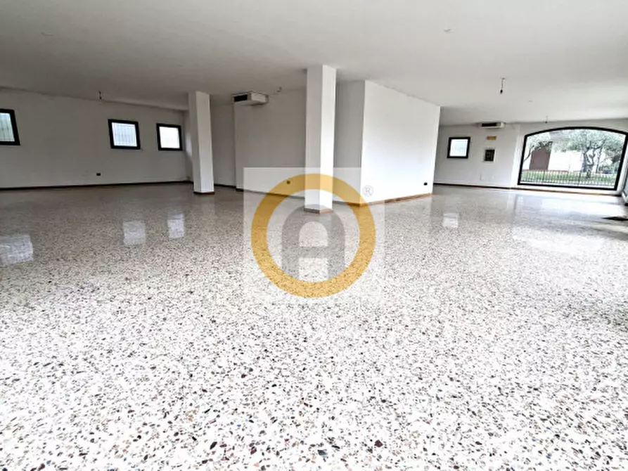 Immagine 7 di Negozio in affitto  a Rosà