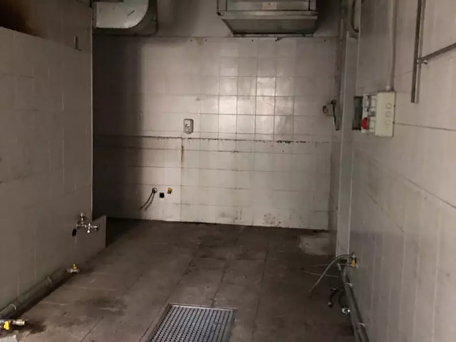 Immagine 9 di Attività commerciale in vendita  in Cesare Battisti 7 a Seriate