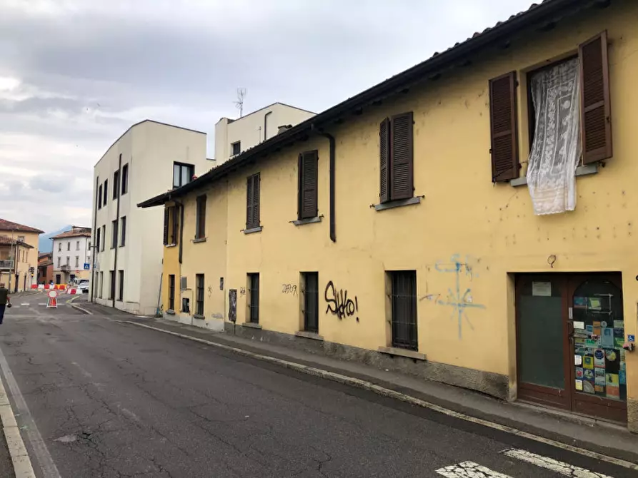 Immagine 14 di Attività commerciale in vendita  in Cesare Battisti 7 a Seriate
