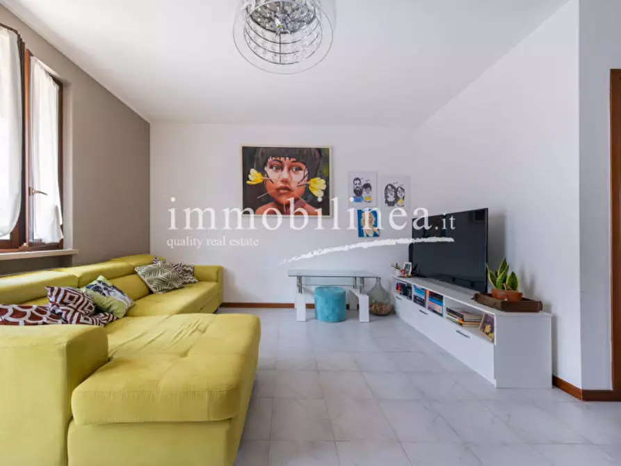 Immagine 2 di Casa bifamiliare in vendita  in Via del Lavoro a Castelnuovo Del Garda