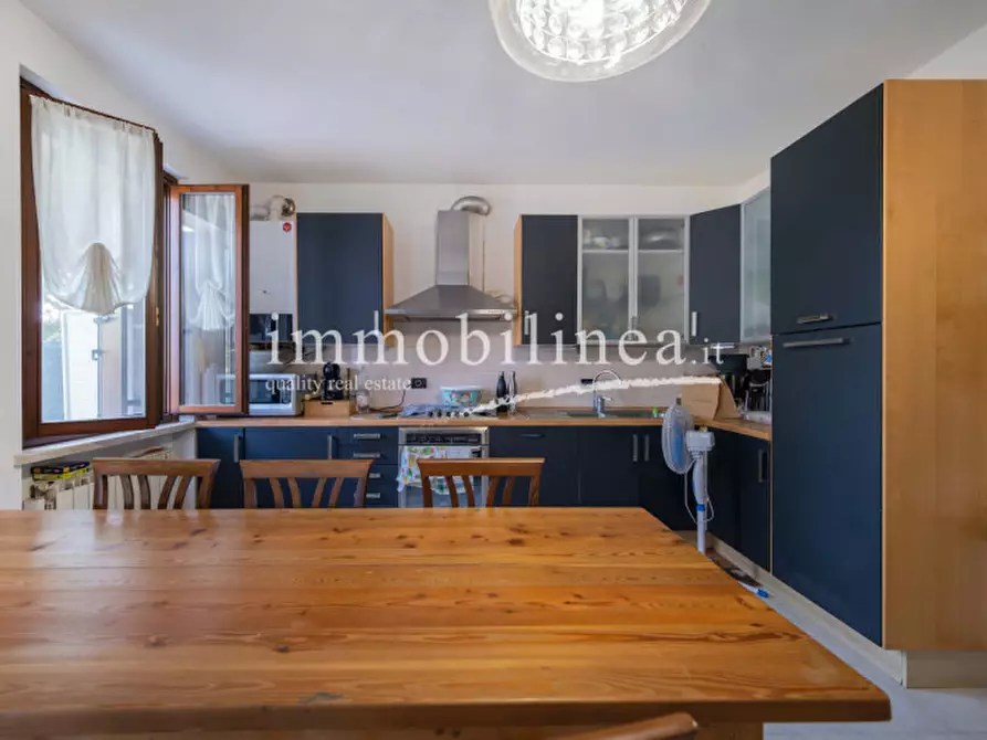 Immagine 9 di Casa bifamiliare in vendita  in Via del Lavoro a Castelnuovo Del Garda