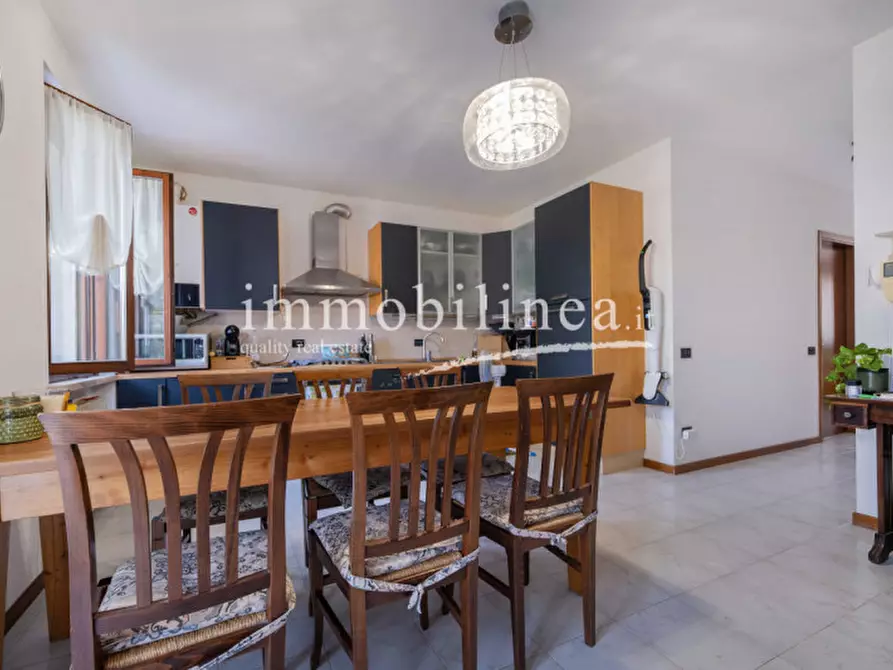 Immagine 10 di Casa bifamiliare in vendita  in Via del Lavoro a Castelnuovo Del Garda