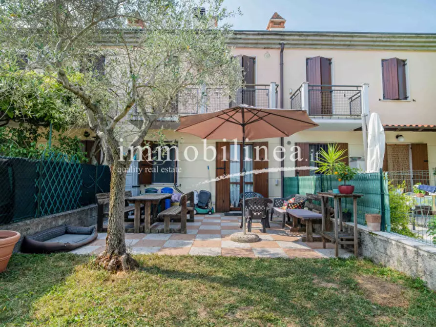 Immagine 39 di Casa bifamiliare in vendita  in Via del Lavoro a Castelnuovo Del Garda