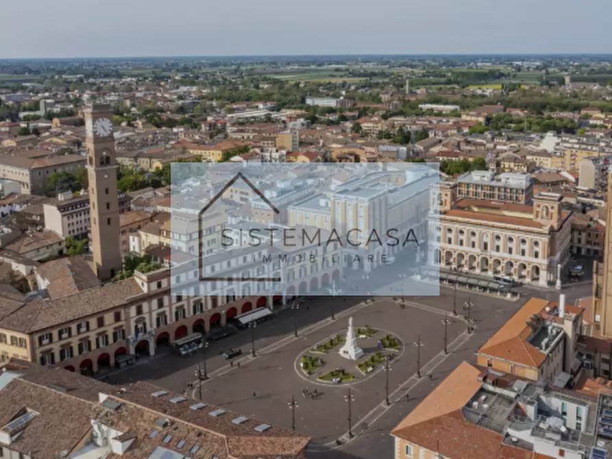 Immagine 2 di Garage in vendita  in Via Francesco Daverio a Forli'
