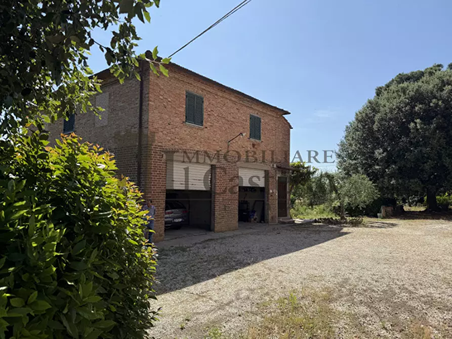 Immagine 39 di Casa indipendente in vendita  in Via Nazionale a Castiglione Del Lago