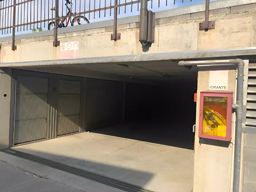 Immagine 2 di Garage in vendita  in Via Pollupice a Pietra Ligure