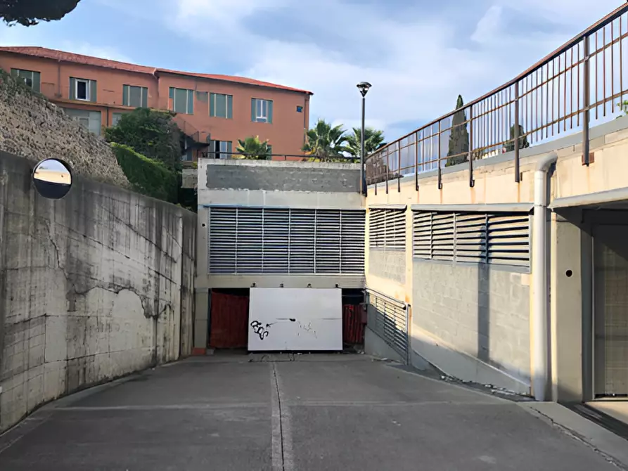 Immagine 3 di Garage in vendita  in Via Pollupice a Pietra Ligure