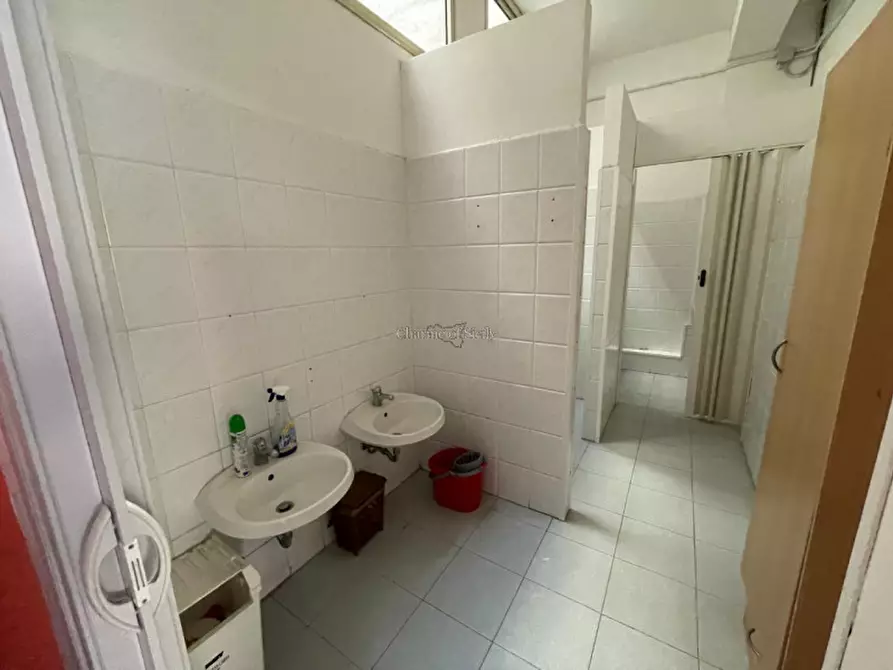 Immagine 18 di Ufficio in vendita  a Pozzallo