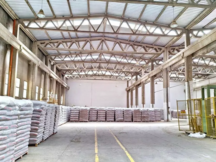 Immagine 16 di Capannone industriale in vendita  in Zona Industriale Macchiarededu , Uta CA, Italia a Uta