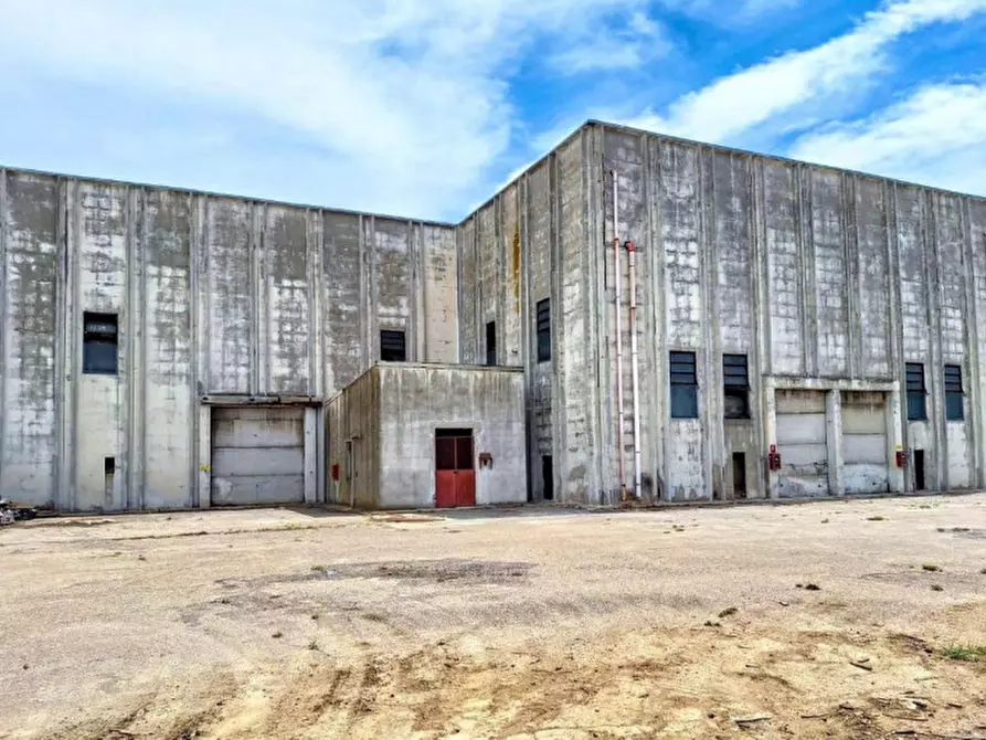 Immagine 18 di Capannone industriale in vendita  in Zona Industriale Macchiarededu , Uta CA, Italia a Uta