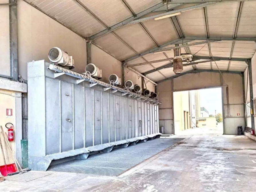 Immagine 24 di Capannone industriale in vendita  in Zona Industriale Macchiarededu , Uta CA, Italia a Uta