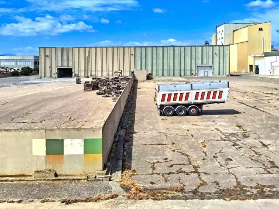 Immagine 25 di Capannone industriale in vendita  in Zona Industriale Macchiarededu , Uta CA, Italia a Uta