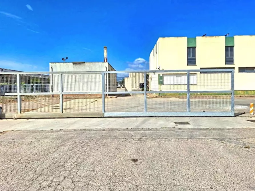 Immagine 30 di Capannone industriale in vendita  in Zona Industriale Macchiarededu , Uta CA, Italia a Uta