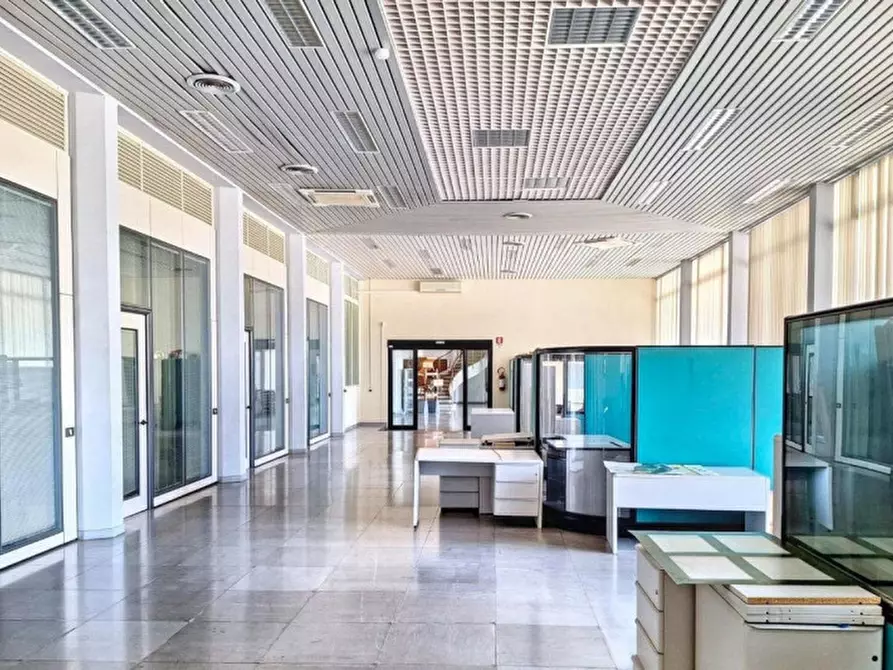 Immagine 2 di Capannone industriale in vendita  in Via delle Miniere, Elmas CA, Italia a Elmas