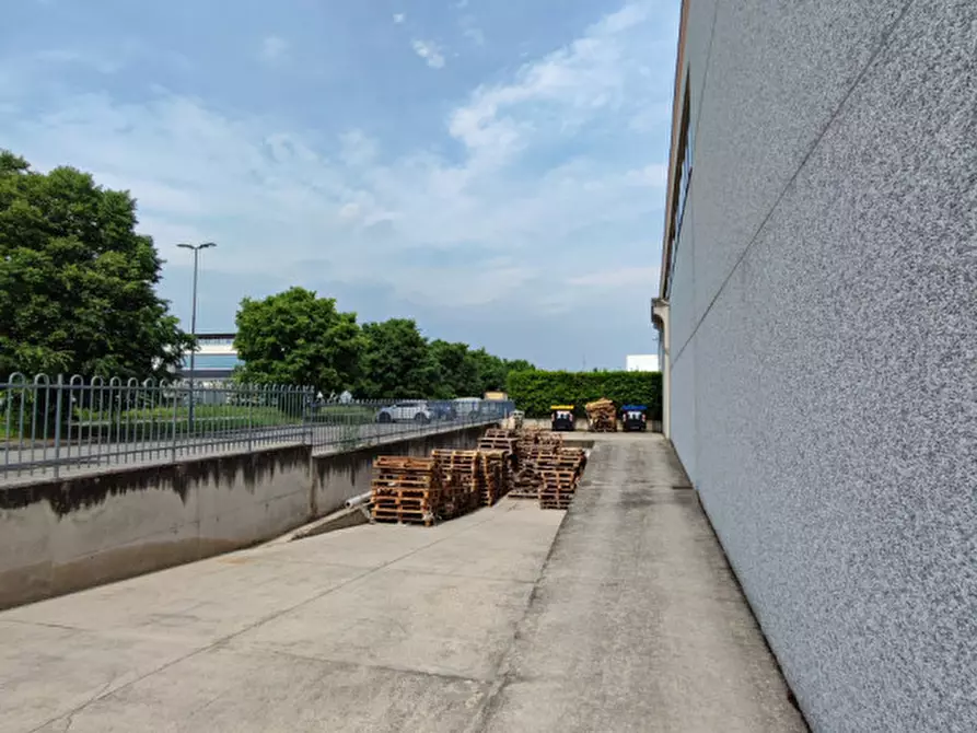 Immagine 9 di Capannone industriale in vendita  in via dei marmisti a Pastrengo