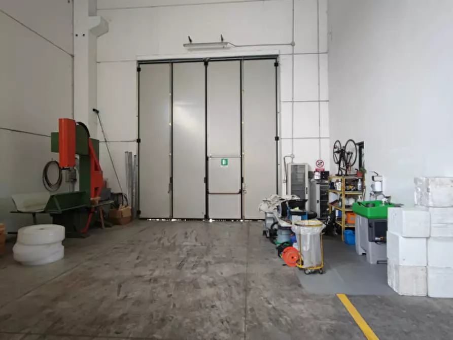 Immagine 15 di Capannone industriale in vendita  in via dei marmisti a Pastrengo
