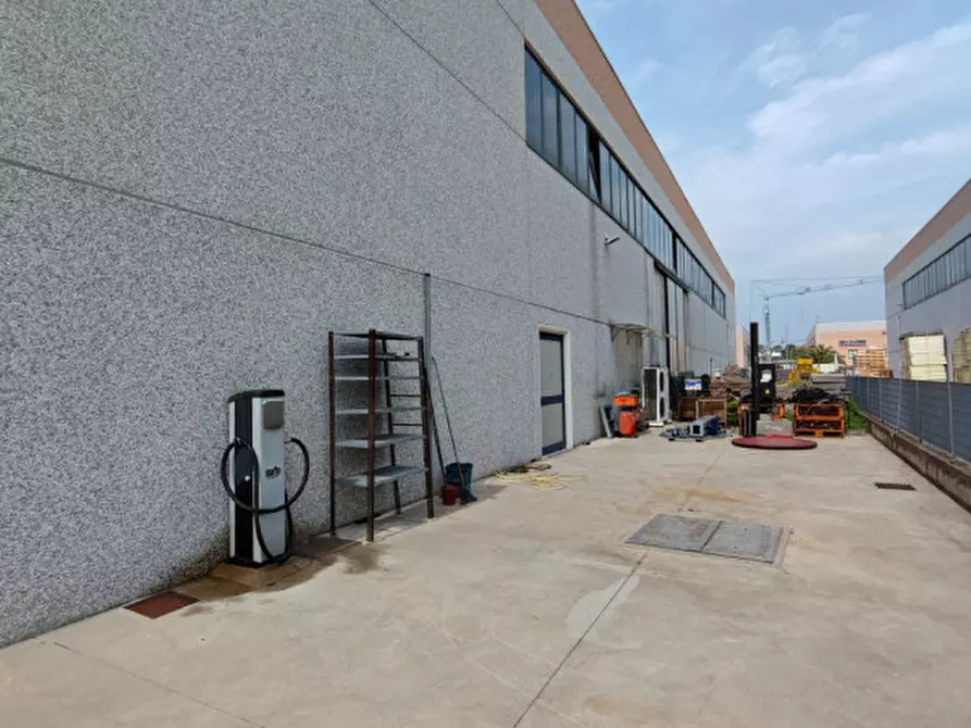 Immagine 15 di Capannone industriale in vendita  in via dei marmisti a Pastrengo