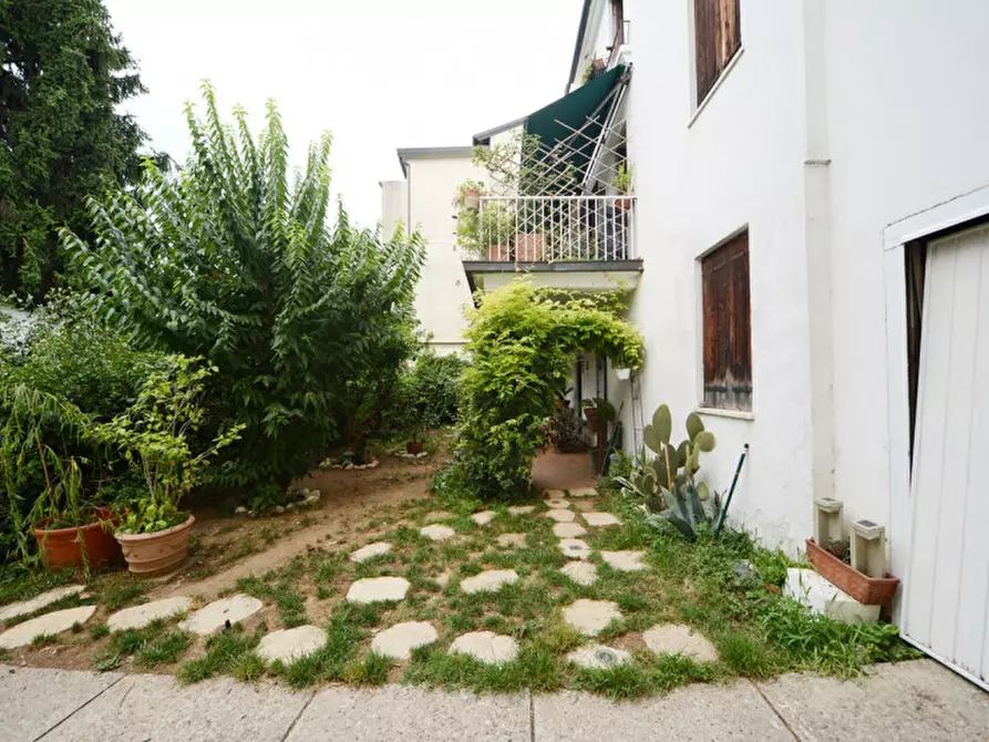 Immagine 1 di Casa indipendente in vendita  in Contra' Busa San Michele a Vicenza