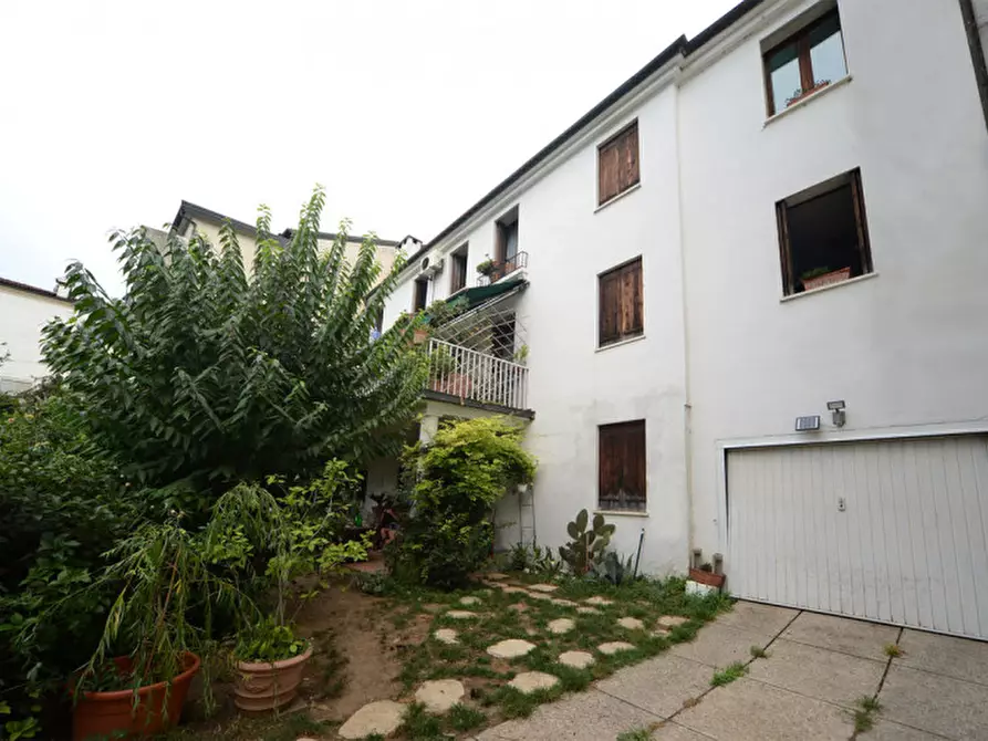 Immagine 2 di Casa indipendente in vendita  in Contra' Busa San Michele a Vicenza