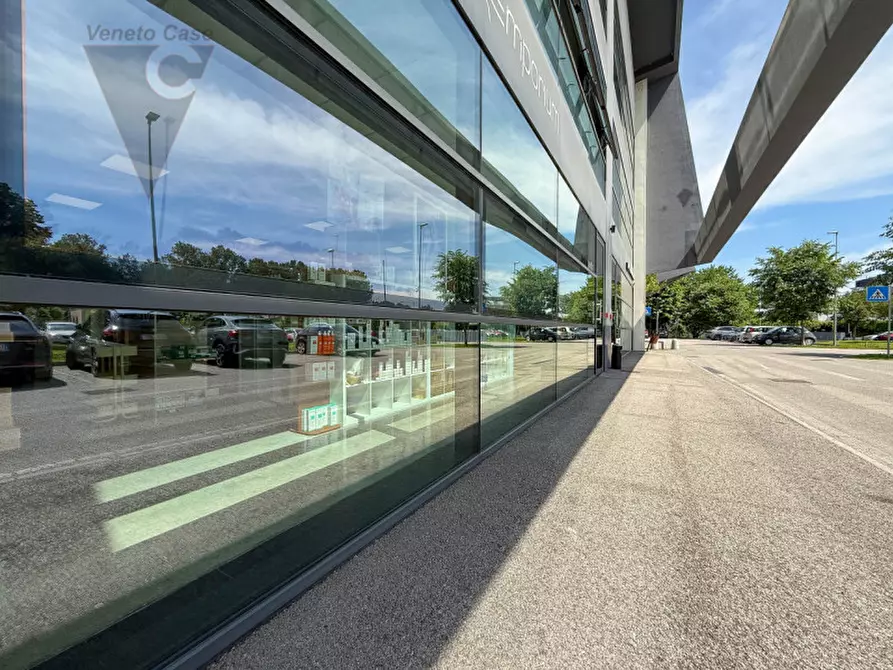 Immagine 17 di Negozio in vendita  a Noventa Padovana