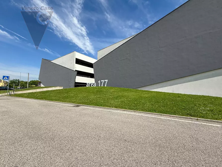 Immagine 19 di Negozio in vendita  a Noventa Padovana