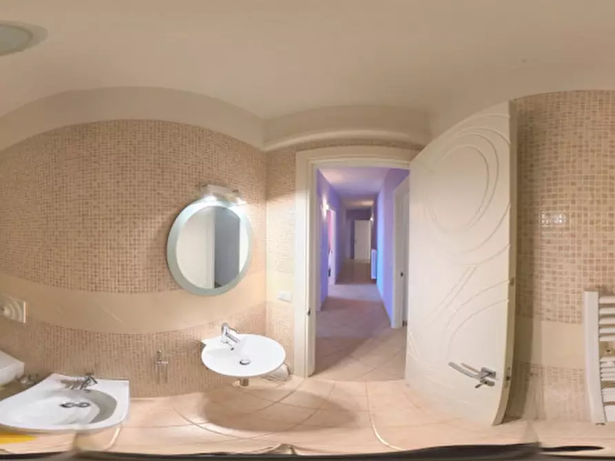 Immagine 13 di Appartamento in vendita  in Via Vittorio Emanuele II a Casarano