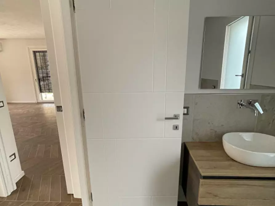 Immagine 11 di Casa bifamiliare in vendita  a Suzzara