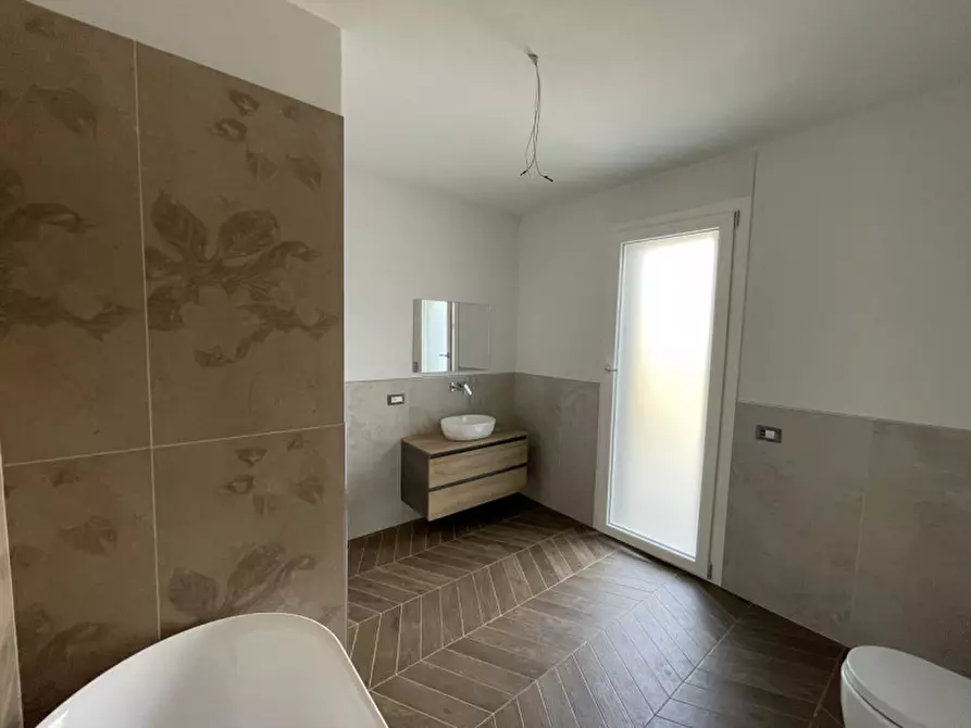 Immagine 14 di Casa bifamiliare in vendita  a Suzzara