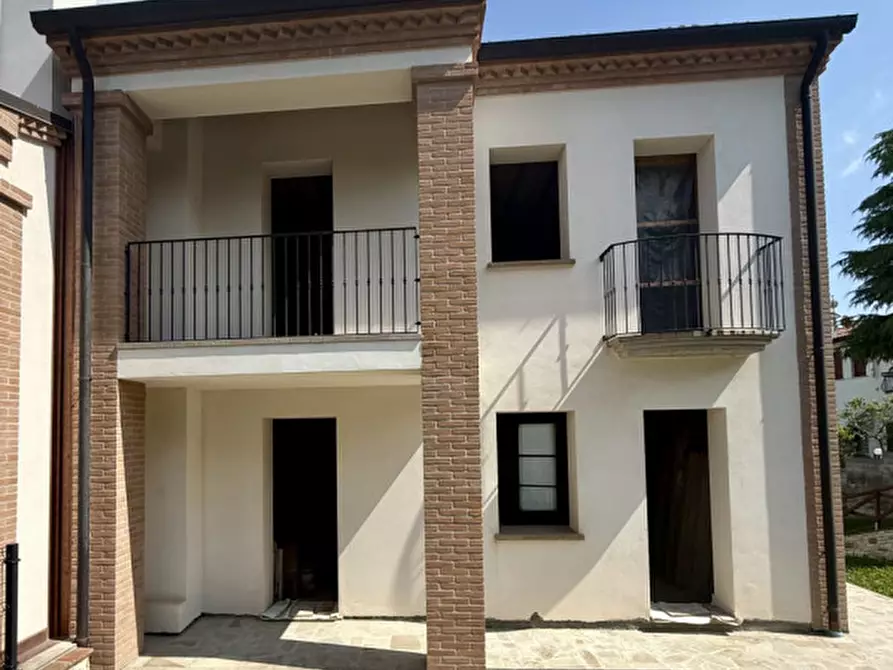 Immagine 1 di Casa bifamiliare in vendita  in Via Ca' Bianche a Baone