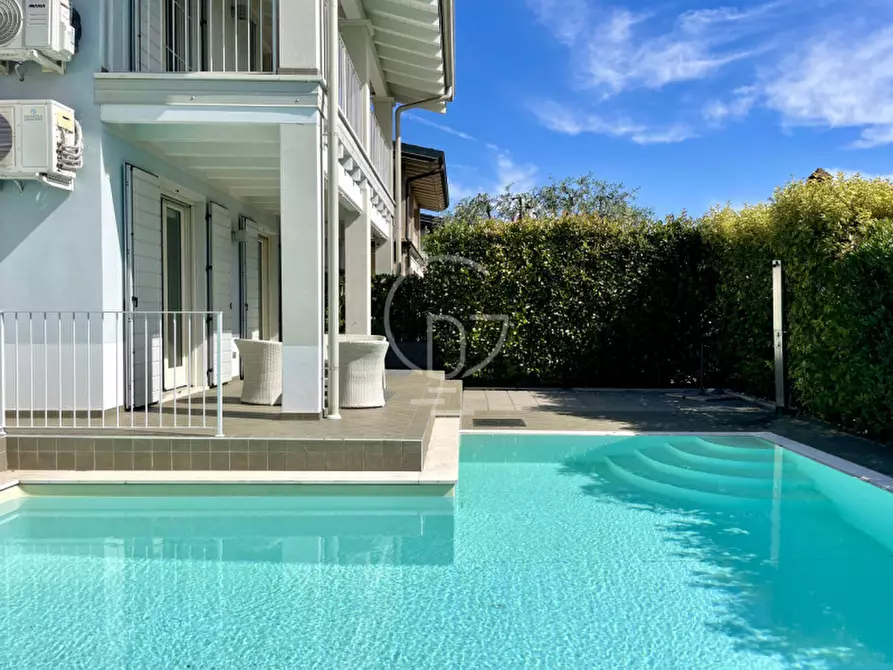 Immagine 1 di Villa in vendita  a Polpenazze Del Garda