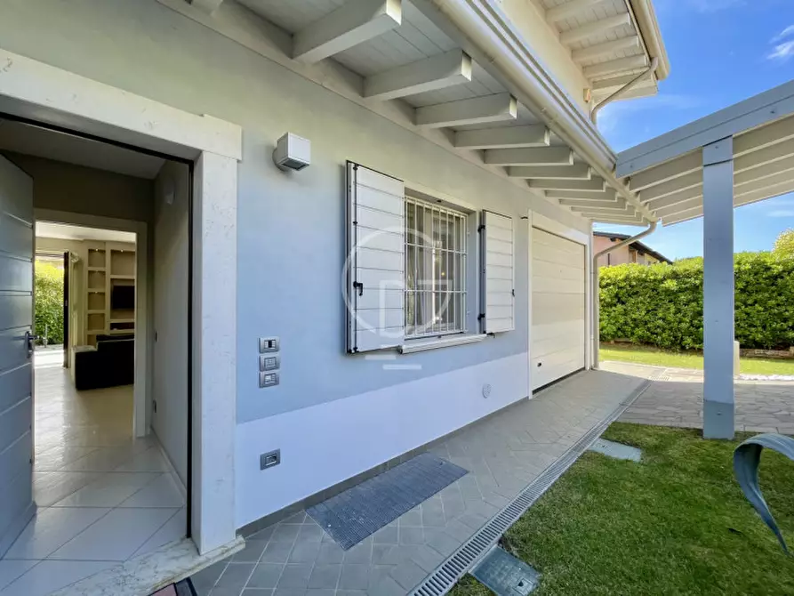 Immagine 11 di Villa in vendita  a Polpenazze Del Garda