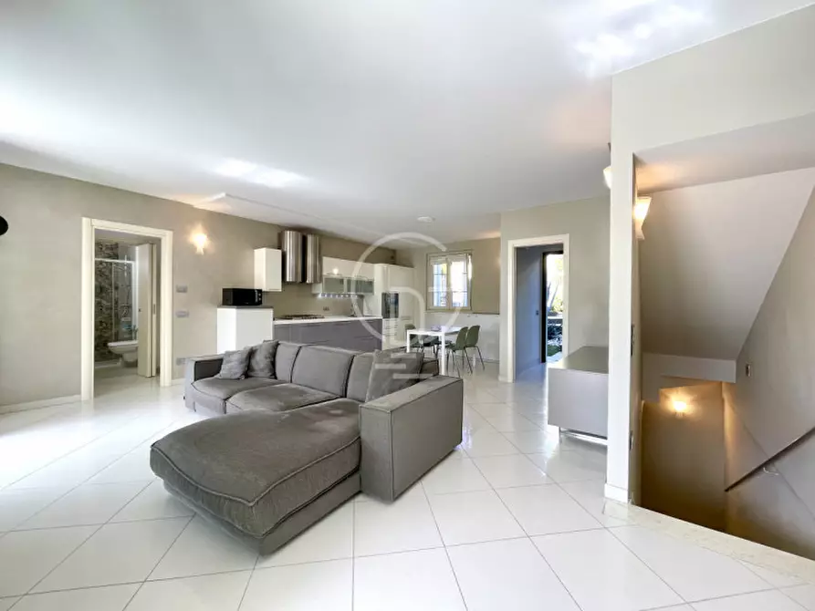 Immagine 13 di Villa in vendita  a Polpenazze Del Garda