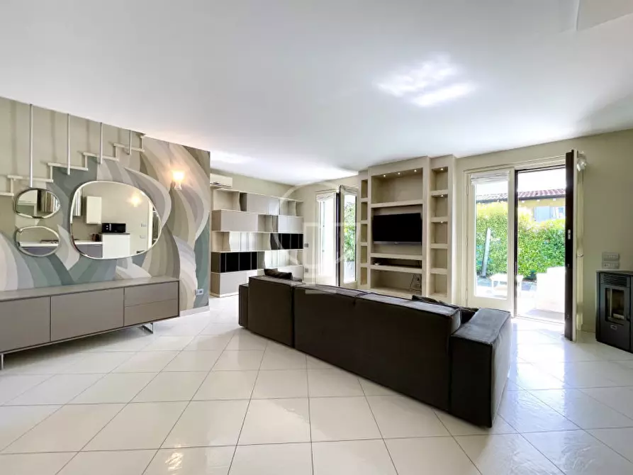 Immagine 14 di Villa in vendita  a Polpenazze Del Garda