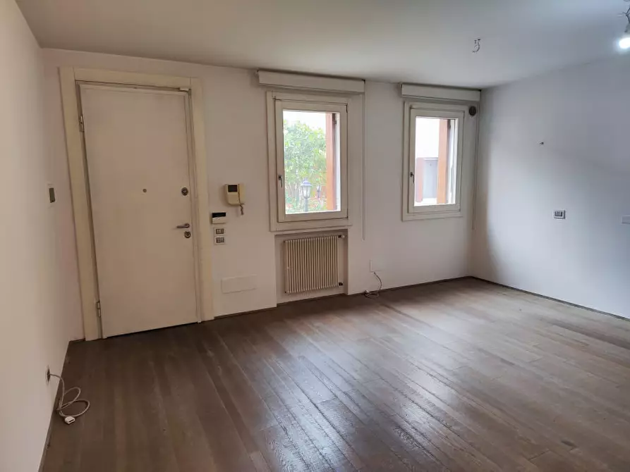 Immagine 1 di Appartamento in vendita  a Padova