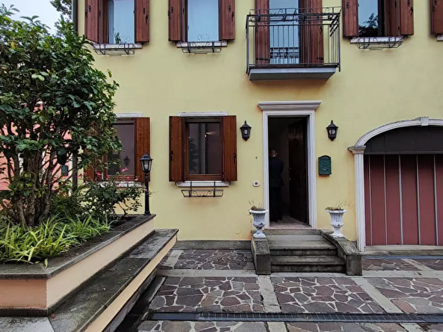 Immagine 43 di Appartamento in vendita  a Padova