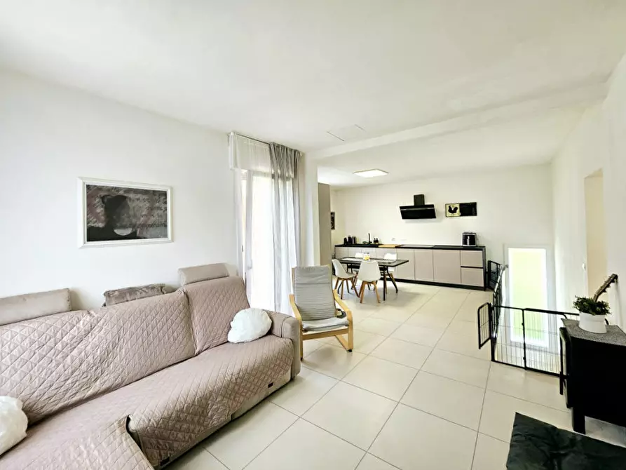 Immagine 1 di Casa indipendente in vendita  in VIA BROLO a Sant'urbano