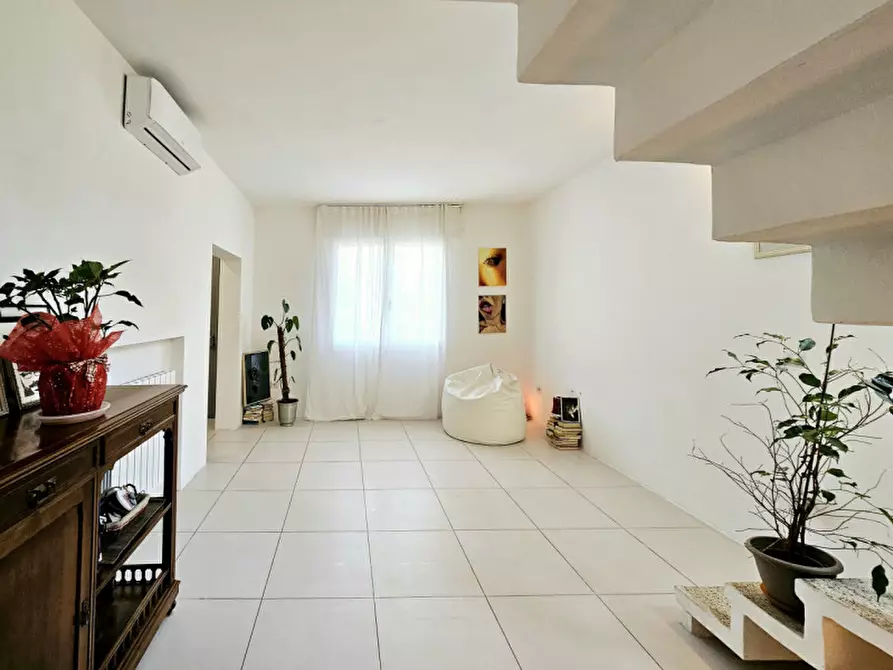 Immagine 5 di Casa indipendente in vendita  in VIA BROLO a Sant'urbano