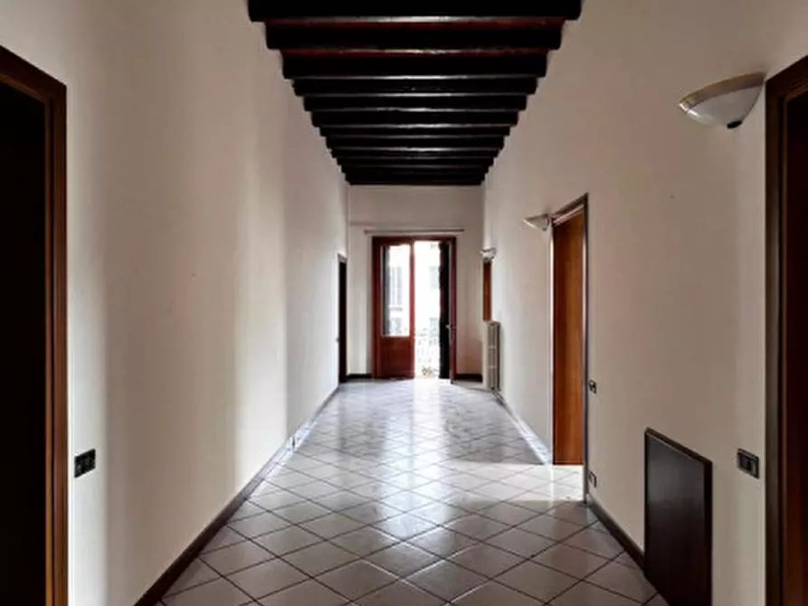 Immagine 3 di Palazzo in vendita  in VIA ZANINI, 2 a Cornuda