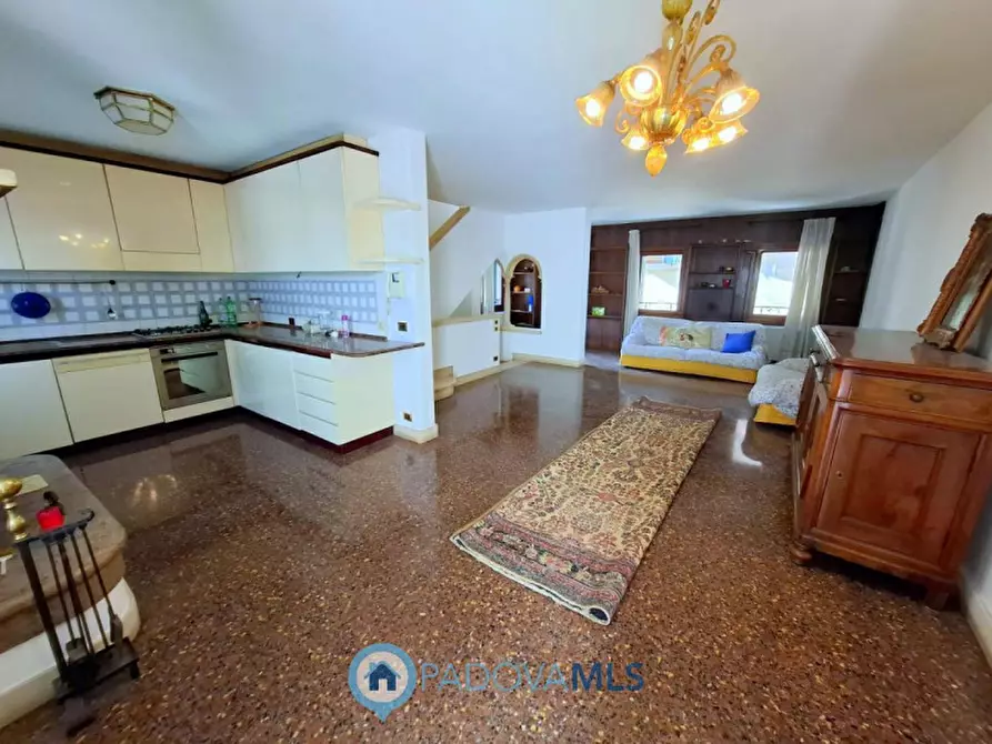 Immagine 5 di Casa indipendente in vendita  in Via dei Savonarola a Padova