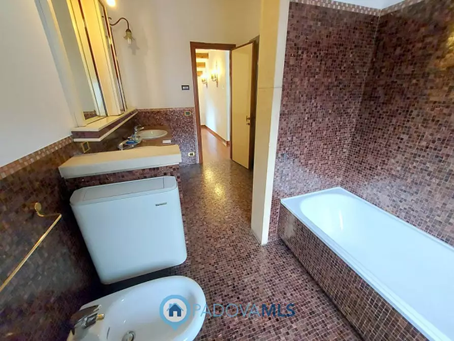 Immagine 11 di Casa indipendente in vendita  in Via dei Savonarola a Padova