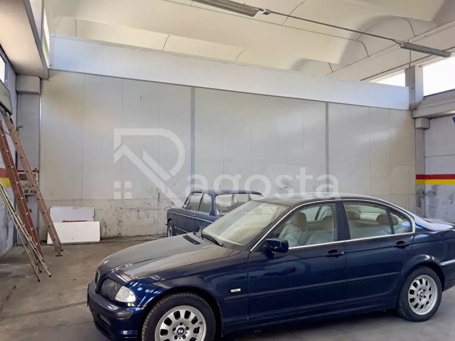 Immagine 3 di Capannone industriale in affitto  in Via Tommaso Caruto a Salerno