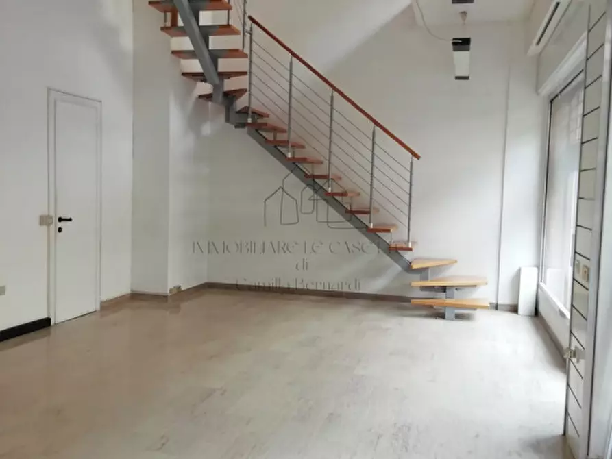 Immagine 1 di Negozio in vendita  in via facciolati a Padova