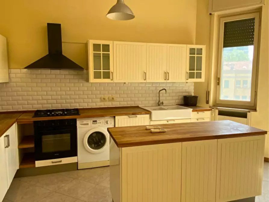 Immagine 4 di Appartamento in vendita  in Viale Paolo Toschi a Parma