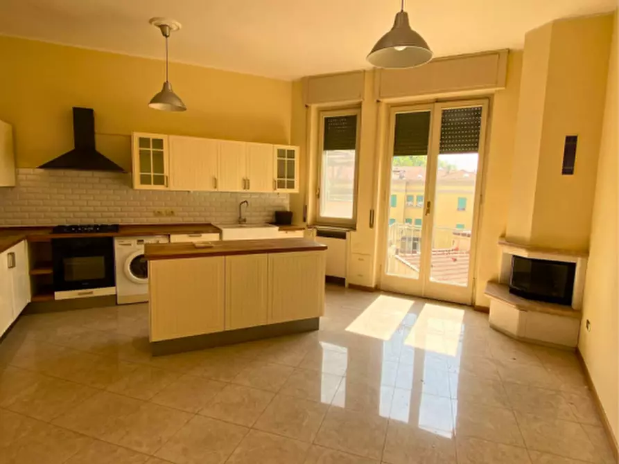 Immagine 5 di Appartamento in vendita  in Viale Paolo Toschi a Parma